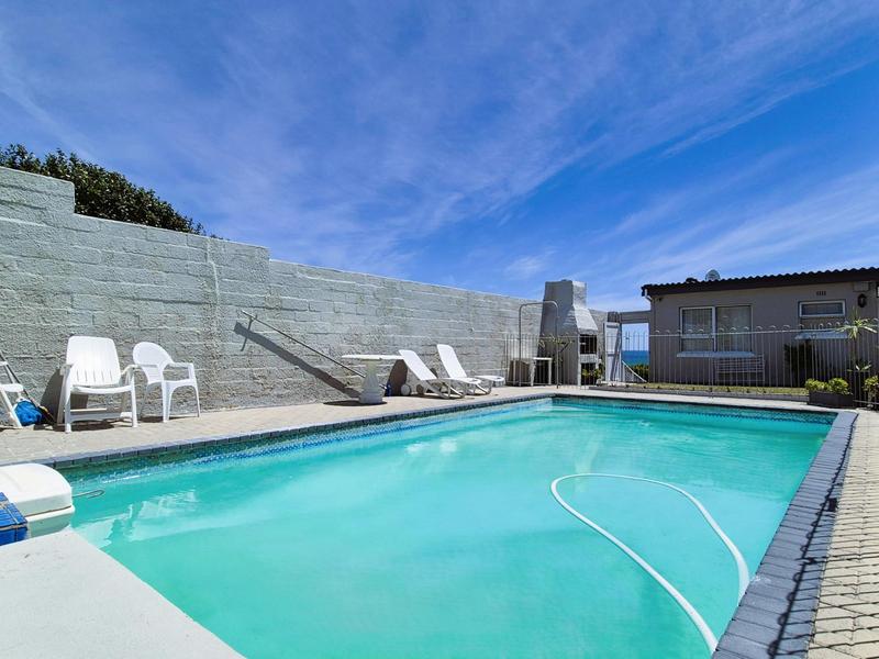 7 Bedroom Property for Sale in De Kelders Western Cape